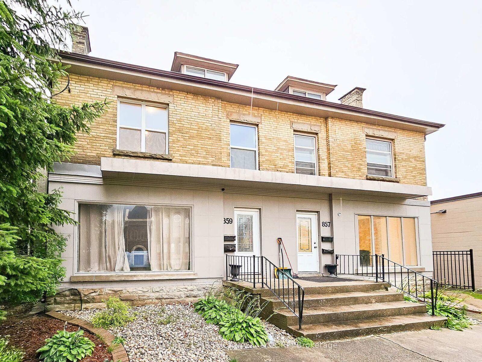 Property Photo:  859 Dundas Street Unit 1  ON N5W 2Z8 