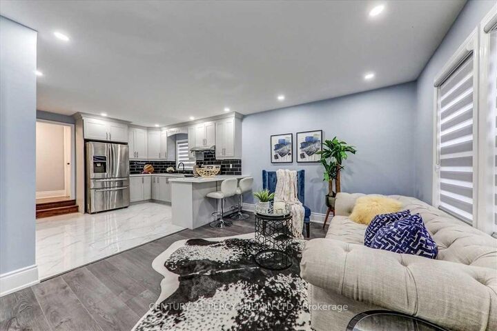 Property Photo:  212 Burk Street Main  ON L1J 4C3 