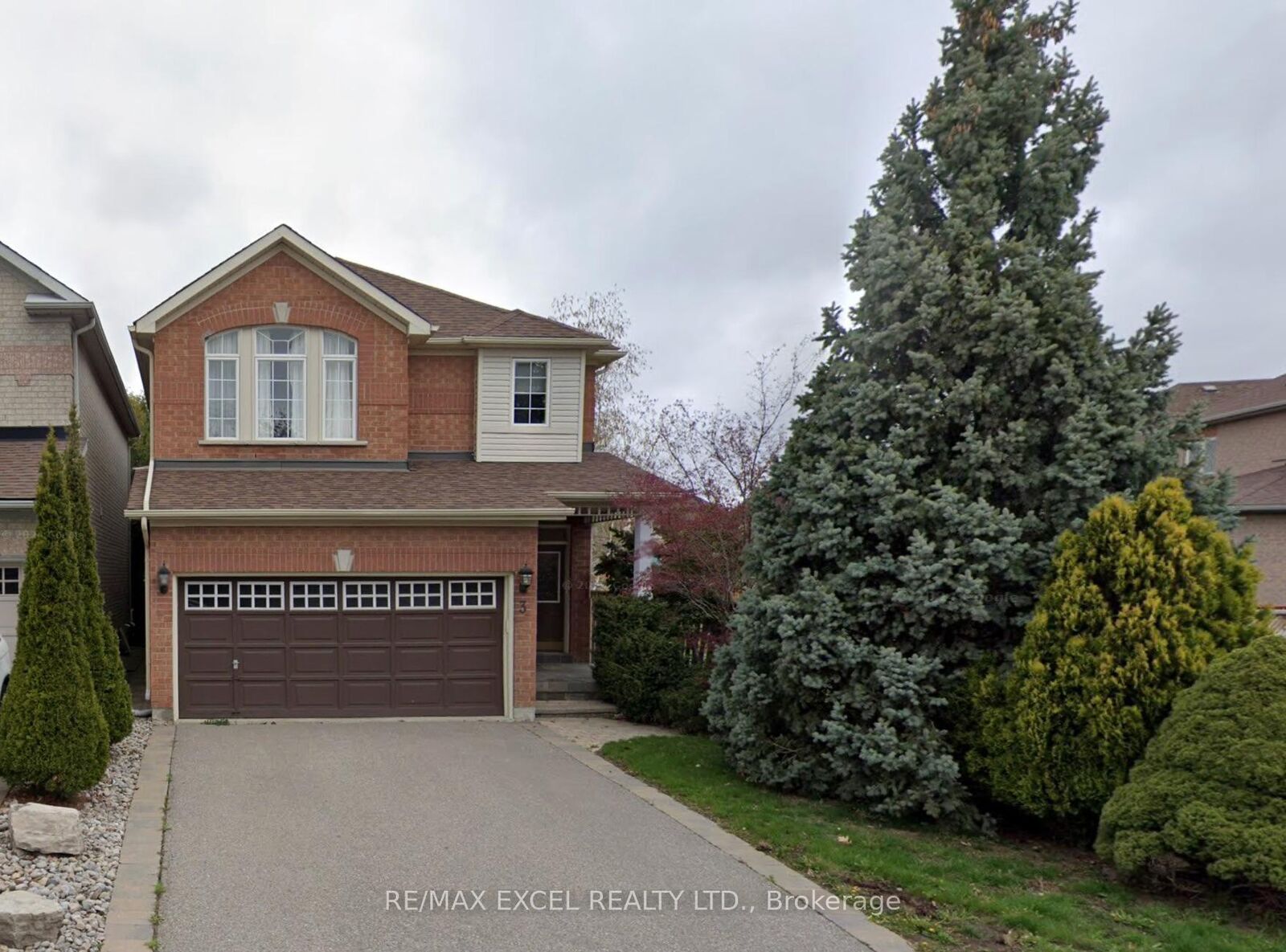 Property Photo:  3 Black Walnut Drive  ON L3S 4A7 