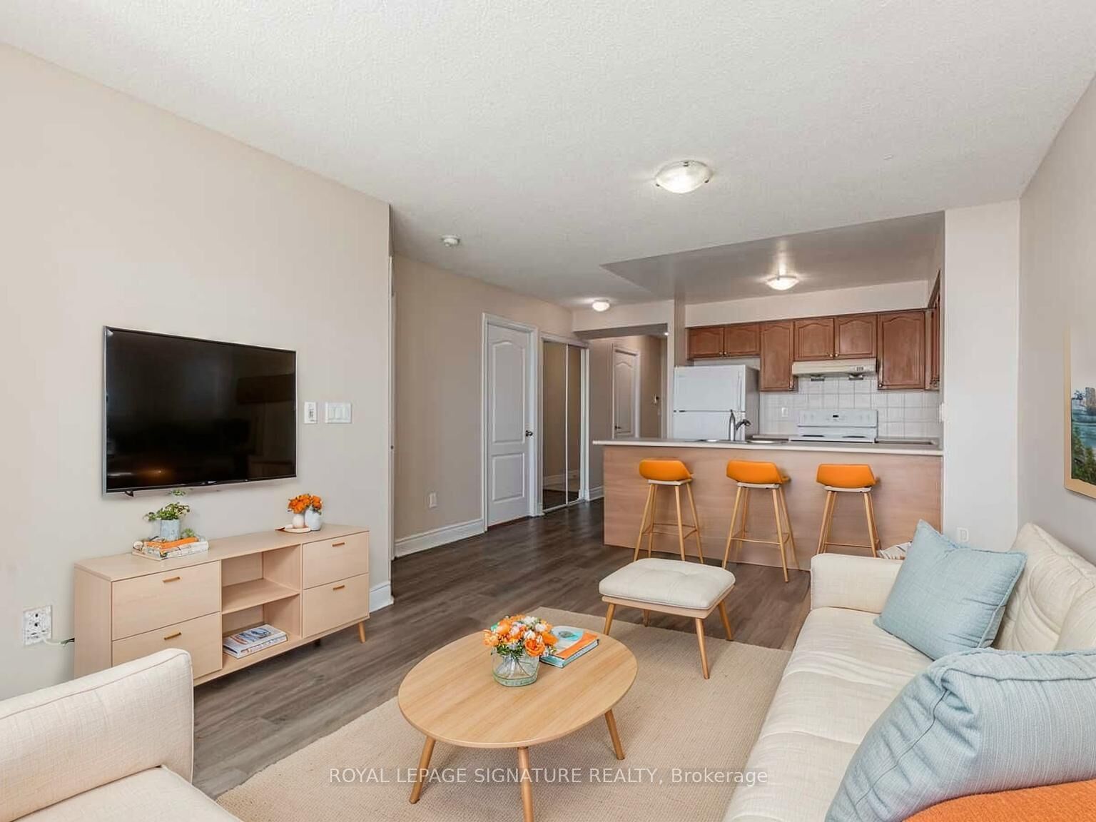 Property Photo:  50 Brian Harrison Way 610  ON M1P 5J4 