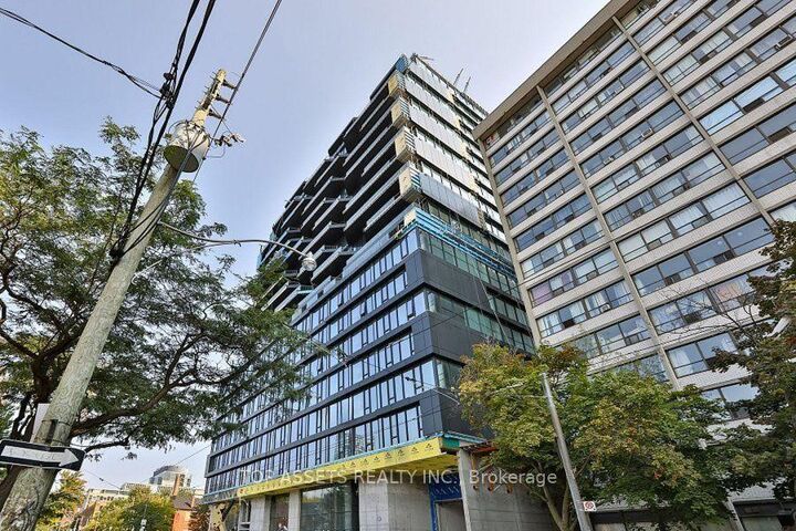 Property Photo:  195 McCaul Street 1214  ON M5T 1W6 