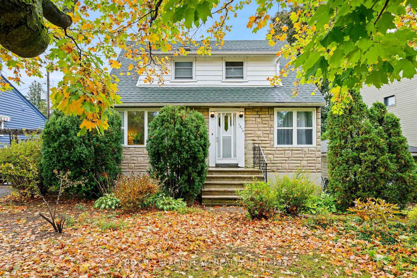 Property Photo:  1272 Livingstone Avenue  ON K1H 7P8 