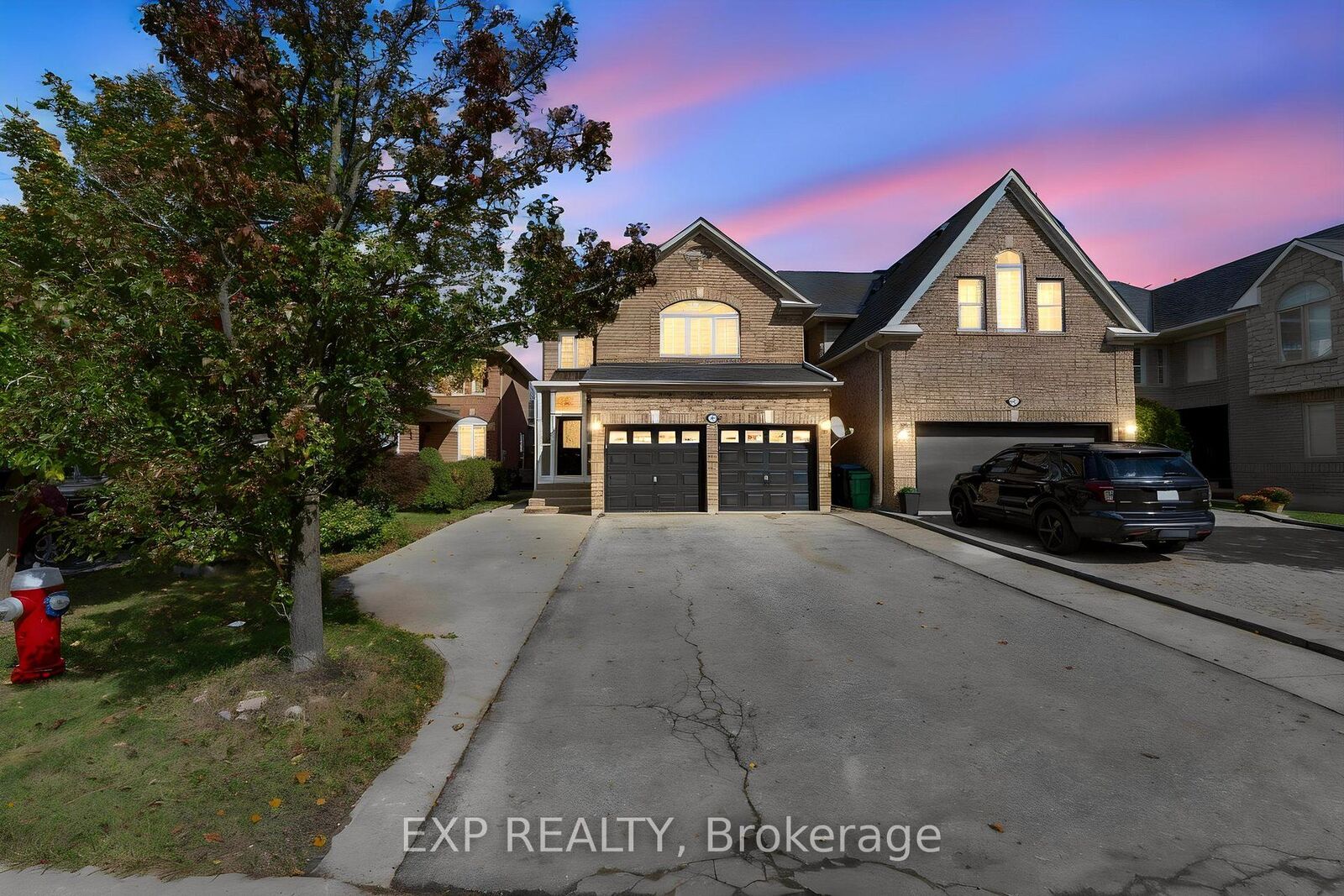 Property Photo:  7283 Bread Fruit Lane  ON L5N 8H6 