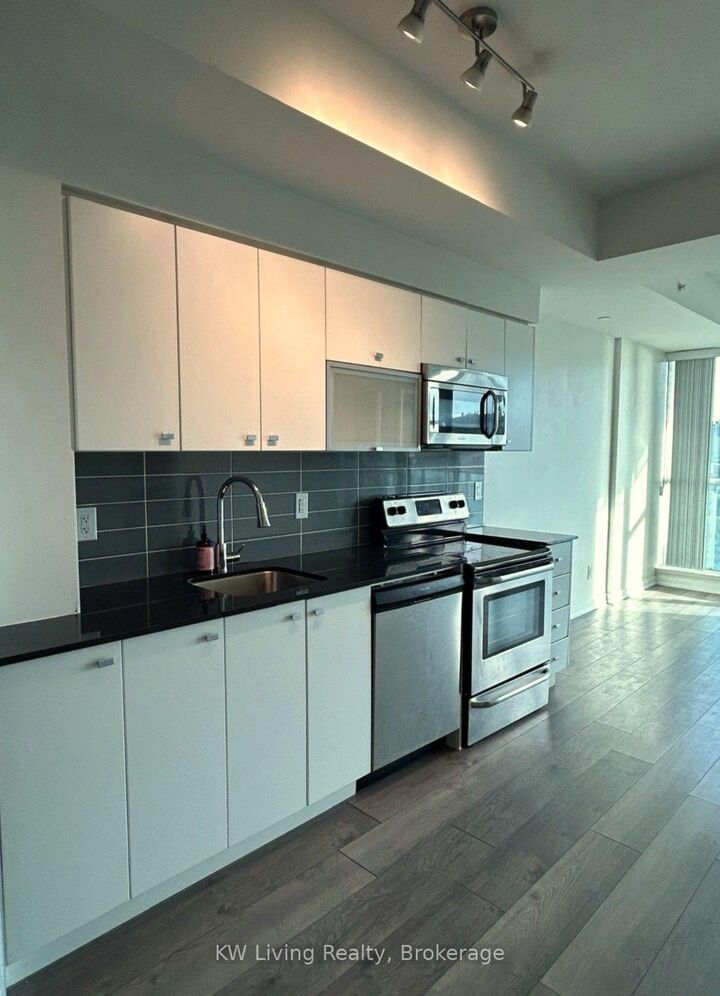 Property Photo:  150 East Liberty Street 2004  ON M6K 3R5 