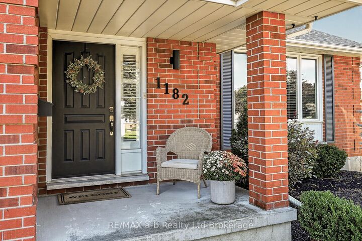 Property Photo:  1182 Sprucedale Road  ON N4S 8T6 