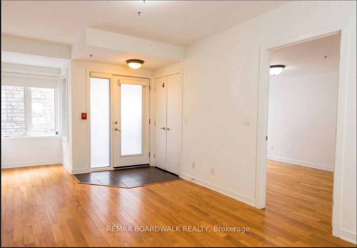 Property Photo:  458D King Edward Avenue 209  ON K1N 0B3 