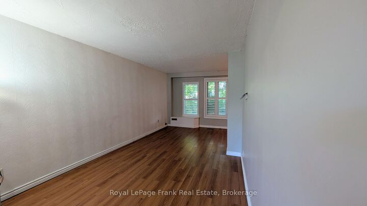Property Photo:  582 Lakeview Avenue  ON L1J 1B1 