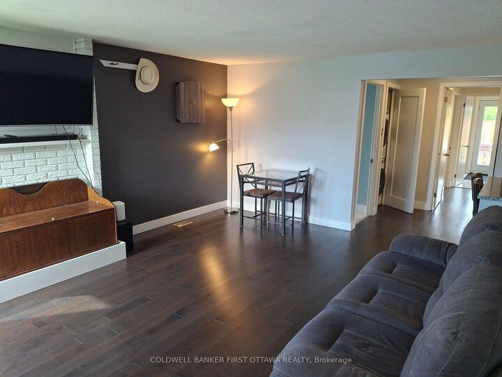 Property Photo:  30 Lansfield Way  ON K2G 3V8 