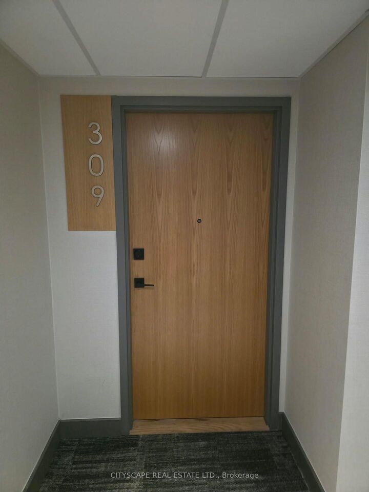 Property Photo:  7 Erie Avenue 309  ON N3S 0K5 