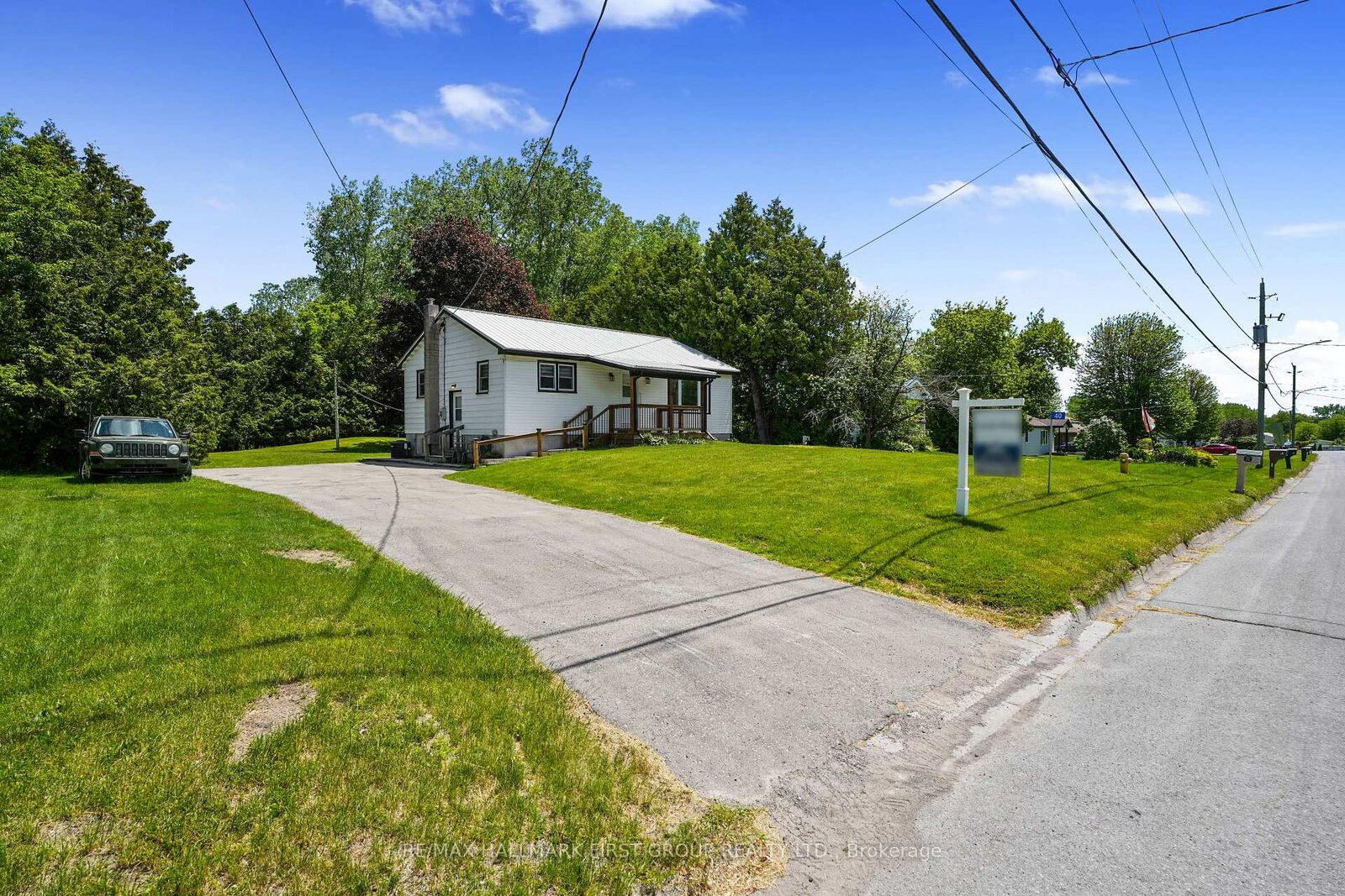 Property Photo:  40 Whites Road  ON K8V 5P5 