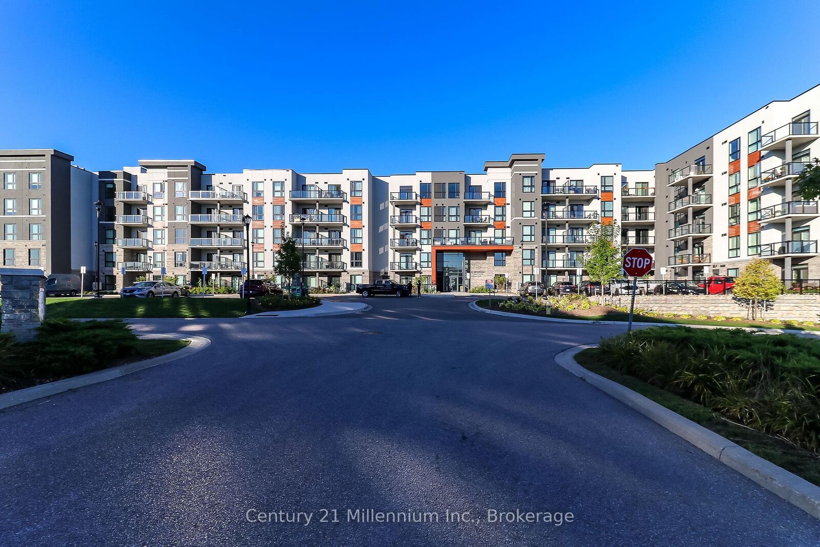 Property Photo:  4 Kimberly Lane 306  ON L9Y 5T6 