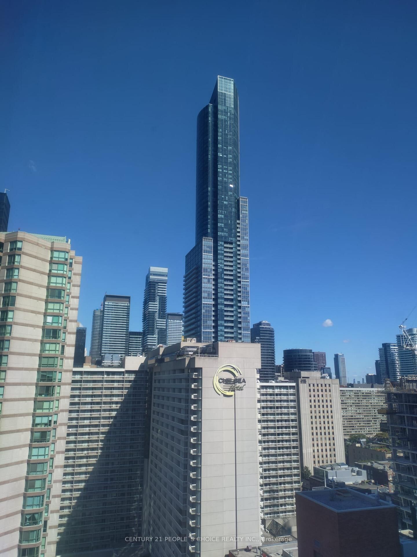 Property Photo:  633 Bay Street 2604  ON M5G 2G4 