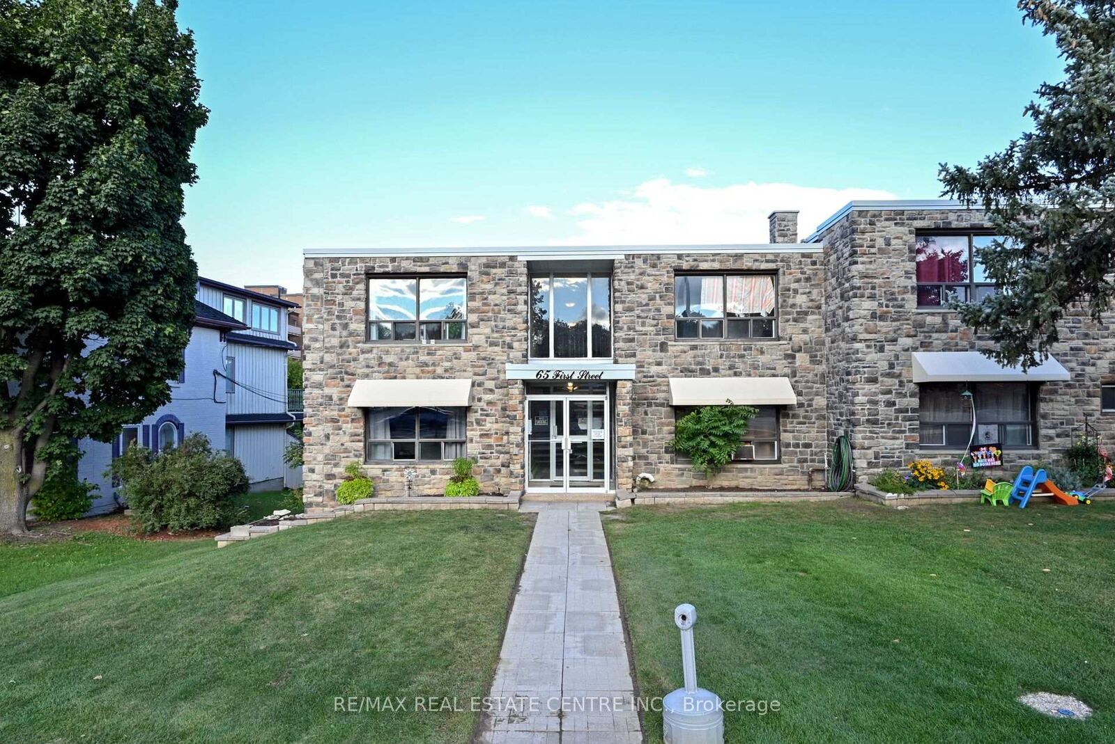 Property Photo:  65 First Street 10  ON L9W 2E6 