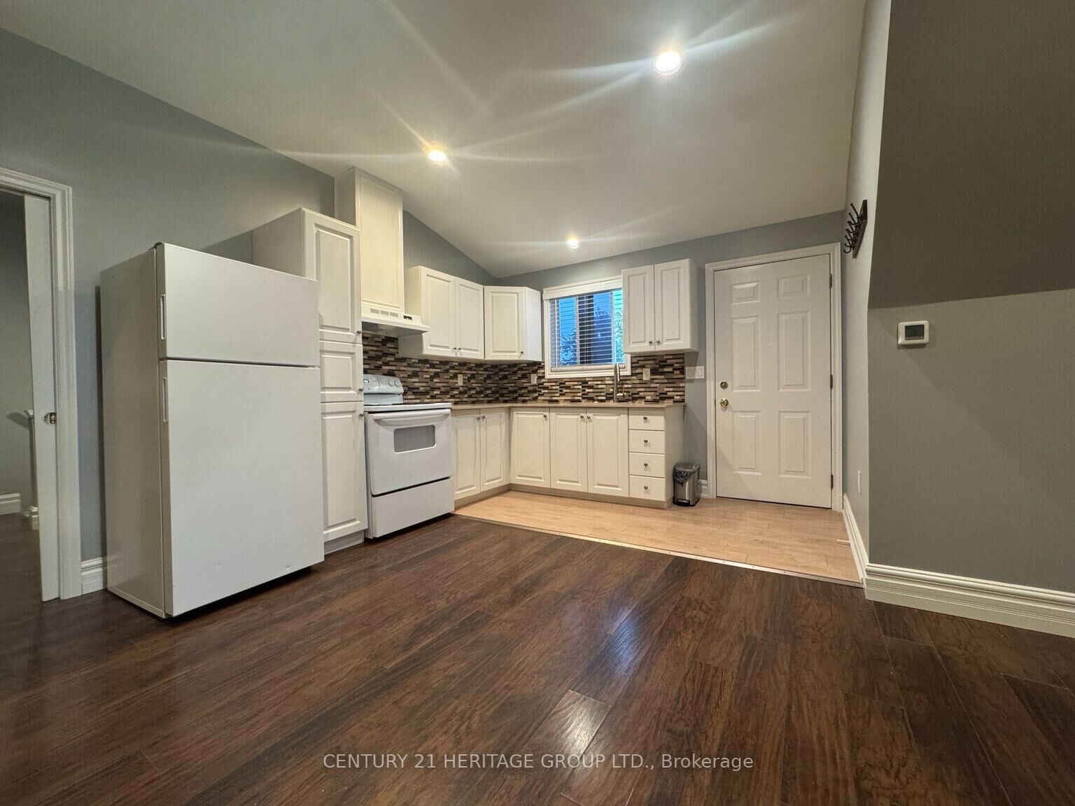 Property Photo:  166 Cedardale Avenue #3A  ON L8E 1R1 