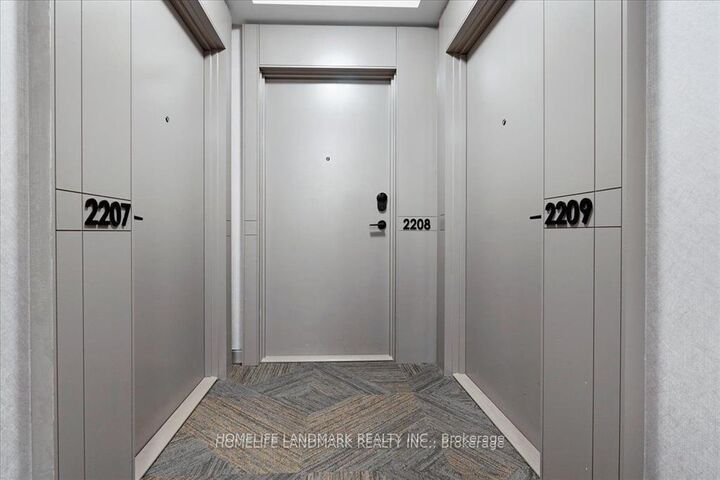 Property Photo:  4675 Metcalfe Avenue Ph2208  ON L5M 0Z8 