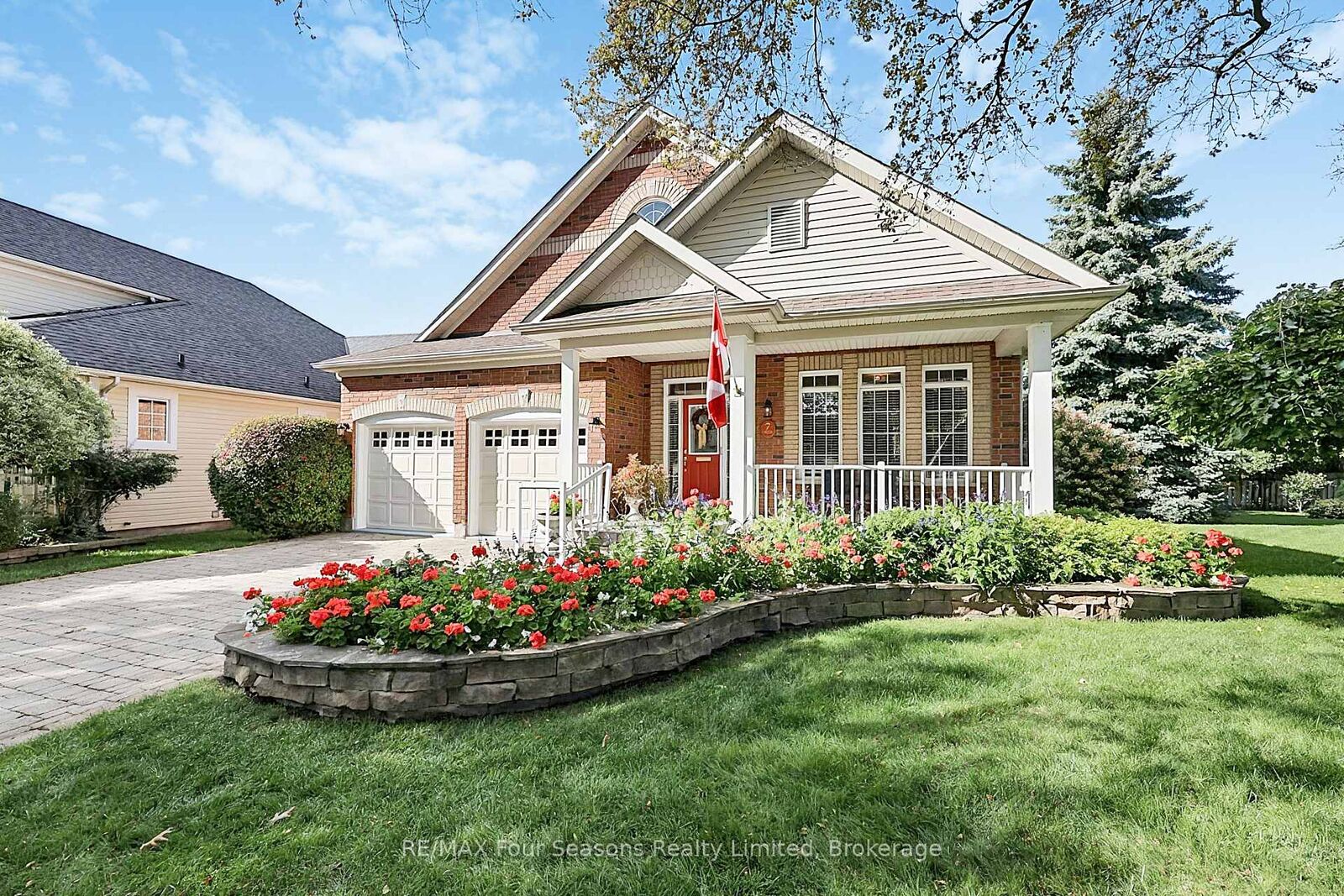 Property Photo: 7 Callary Crescent ON L9Y 4X9