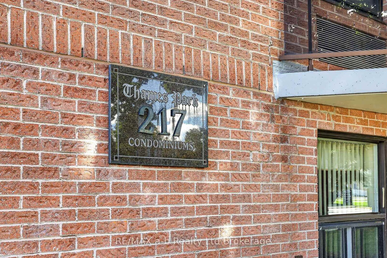 Property Photo:  217 Thames Street S 406  ON N5C 2T6 