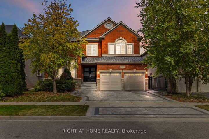 Property Photo:  1213 Lindenrock Drive  ON L6H 6W2 
