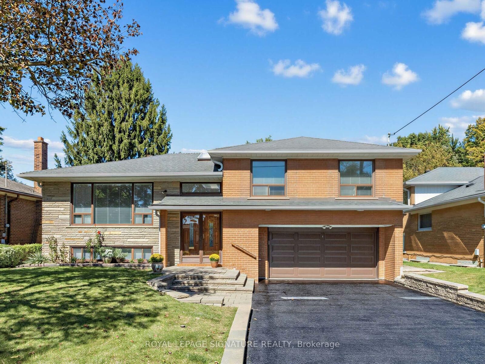 Property Photo:  39 Buxton Road  ON M3M 1Y6 