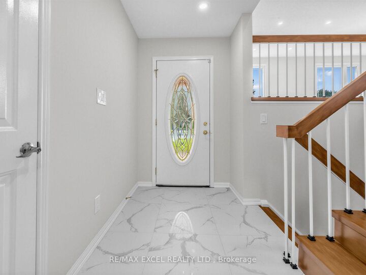 Property Photo:  25 Grand Place  ON L4N 4Y3 