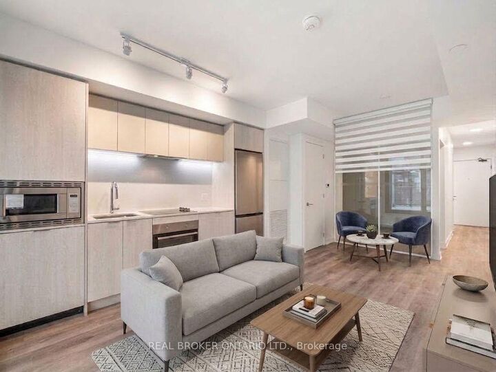 Property Photo:  1 Jarvis Street E 922  ON L8R 3J2 