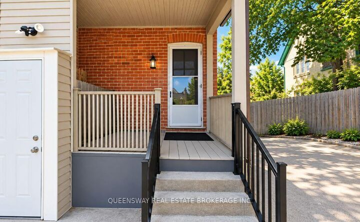 Property Photo:  73 Mary Street 1  ON L4N 1T2 