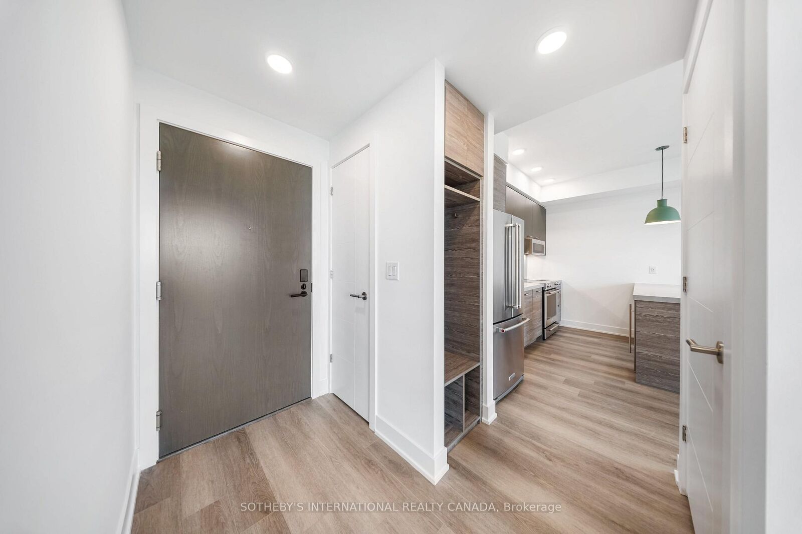 Property Photo:  484 Spadina Avenue 202  ON M5S 0E4 