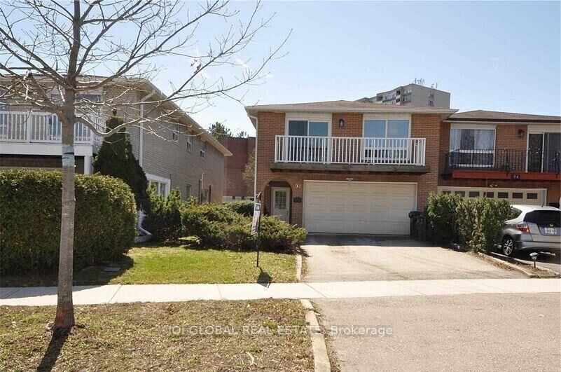 Property Photo:  92 Heatherside Drive Main  ON M1W 1T8 