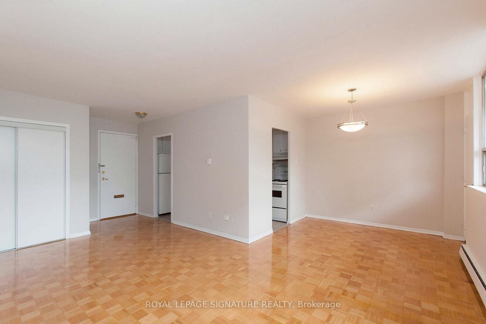 Property Photo:  525 Eglinton Avenue E 601  ON M4P 1N5 