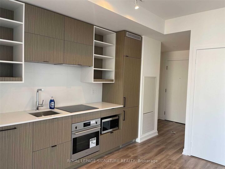 Property Photo:  20 Edward Street 1301  ON M5G 0C5 