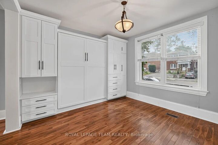 Property Photo:  19 Desjardins Avenue 1  ON K1N 5N8 