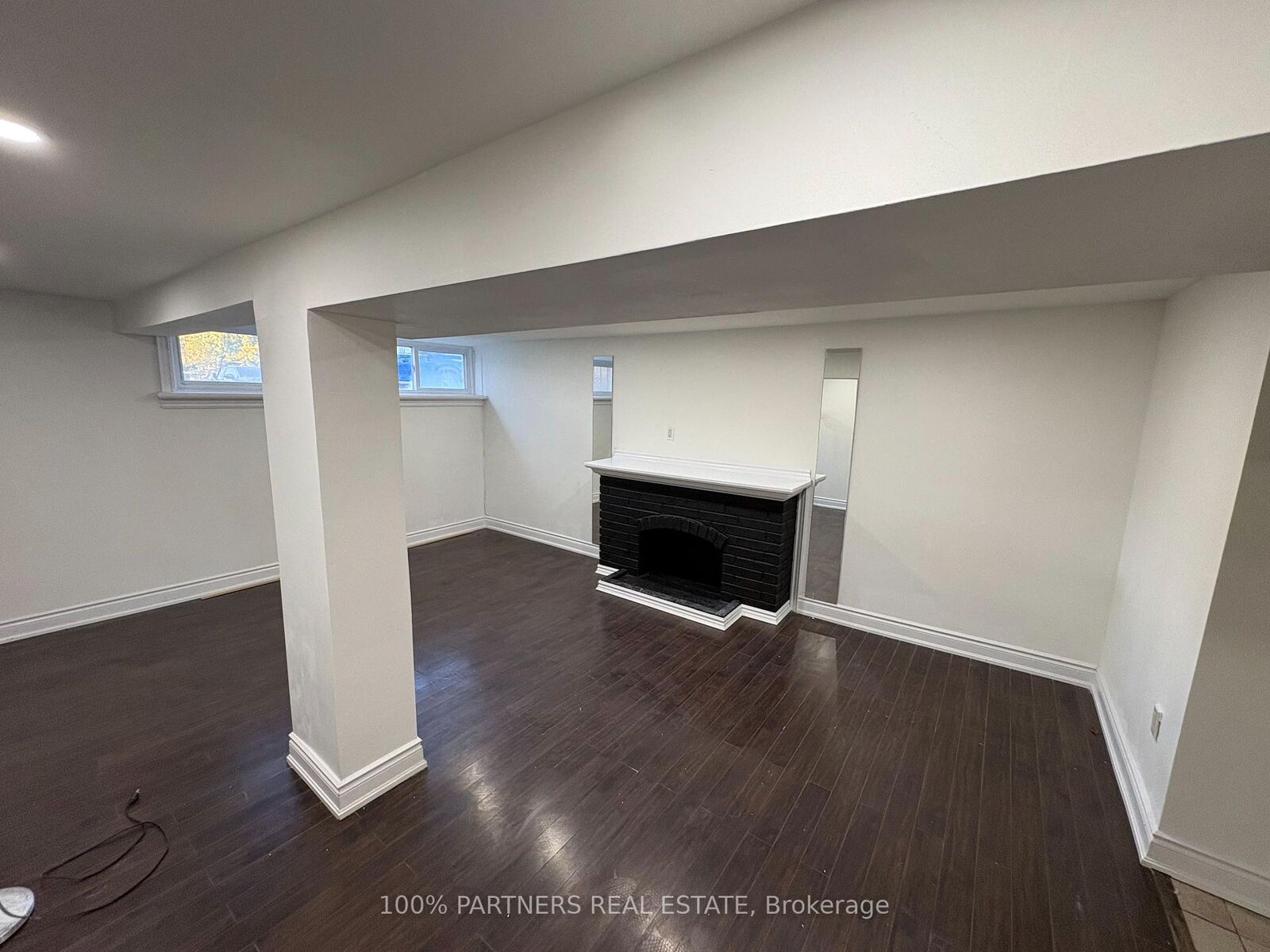 Property Photo:  68 Marlin Court Bsmt  ON L3Y 2W8 