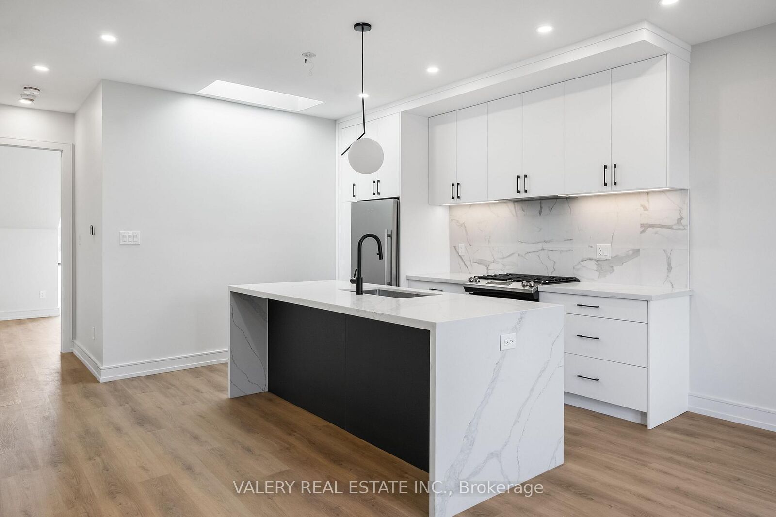 Property Photo:  158 Dovercourt Road 4 - 3rd Floor  ON M6J 3C4 