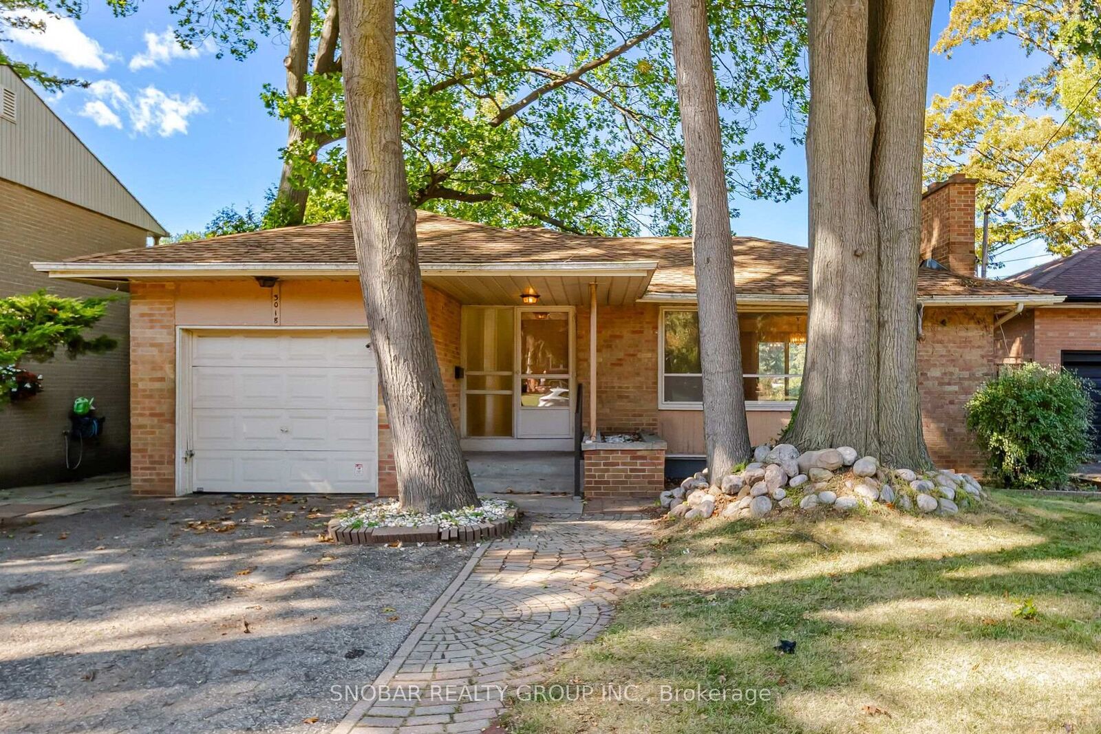 Property Photo:  3018 O'Hagan Drive  ON L5C 2C5 