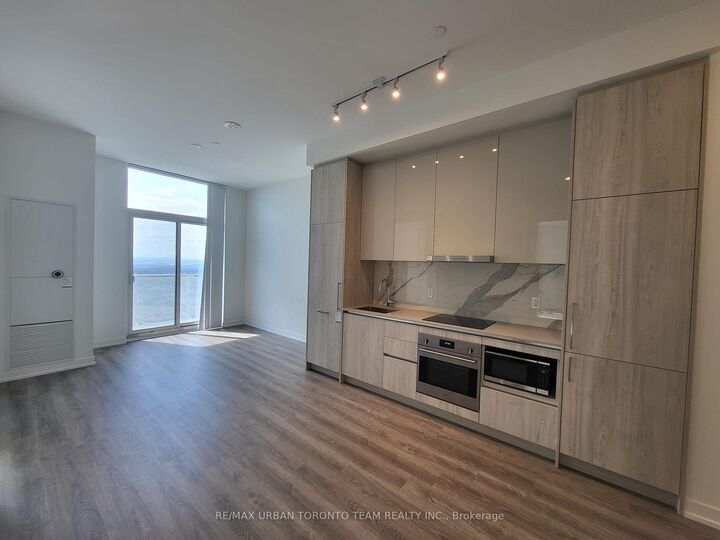 Property Photo: 195 Commerce Street Ph105 ON L4K 0P9