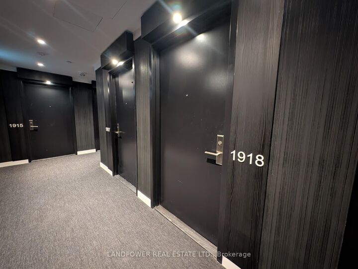 Property Photo:  20 Edward Street 1918  ON M5G 0C5 