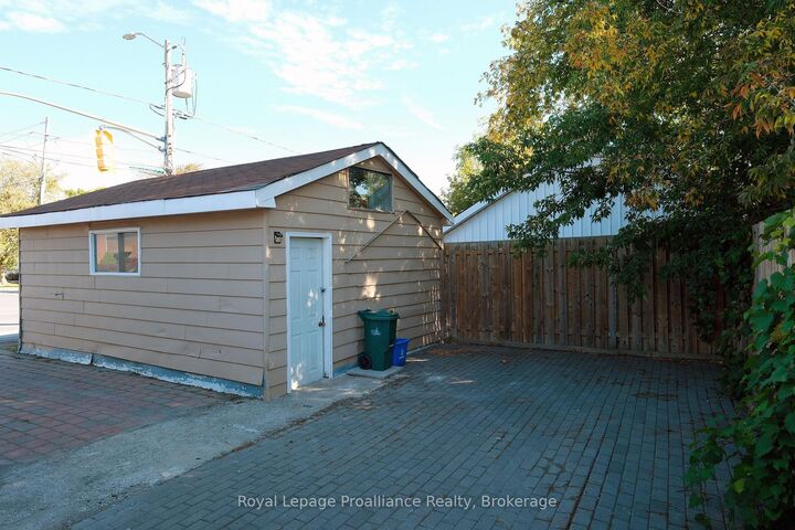 Property Photo:  95 Grier Street  ON K8P 3A2 