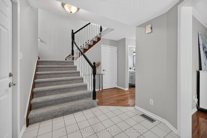 Property Photo:  6601 Windsong Avenue  ON K1C 6N1 