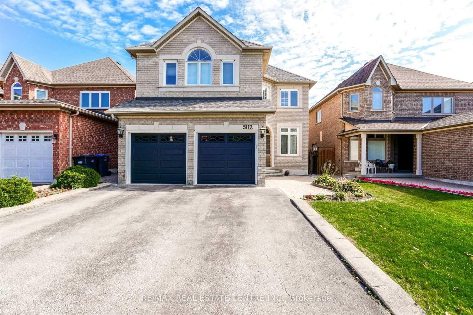 Property Photo:  5112 Forestwalk Circle  ON L4Z 4A2 