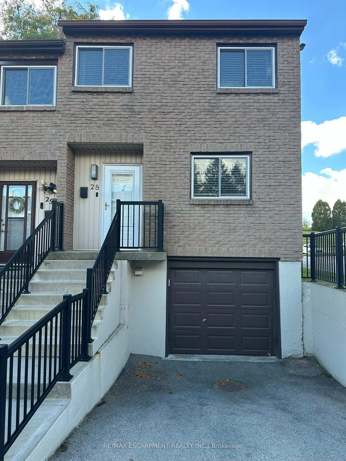 Property Photo:  250 Magnolia Drive 28  ON L9C 6M3 