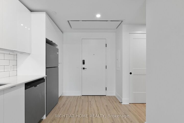 Property Photo:  377 Winona Avenue 212  ON K1Z 5H8 