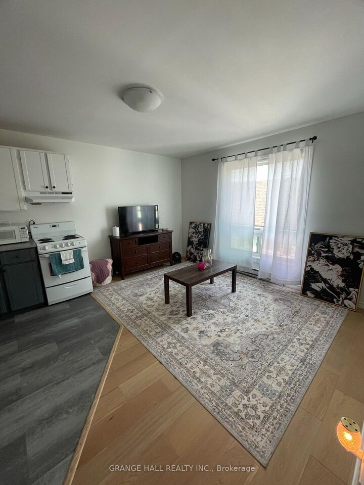 Property Photo:  14 Elgin Street 12  ON L3V 1R9 