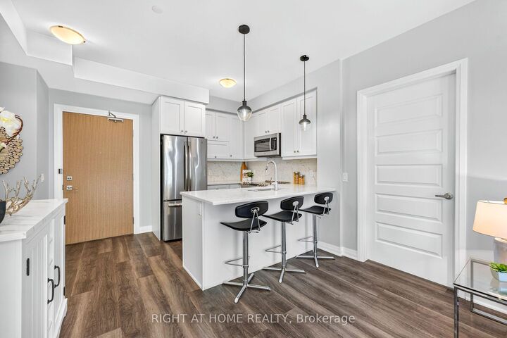 Property Photo:  128 Grovewood Common N/A 229  ON L6H 0X3 