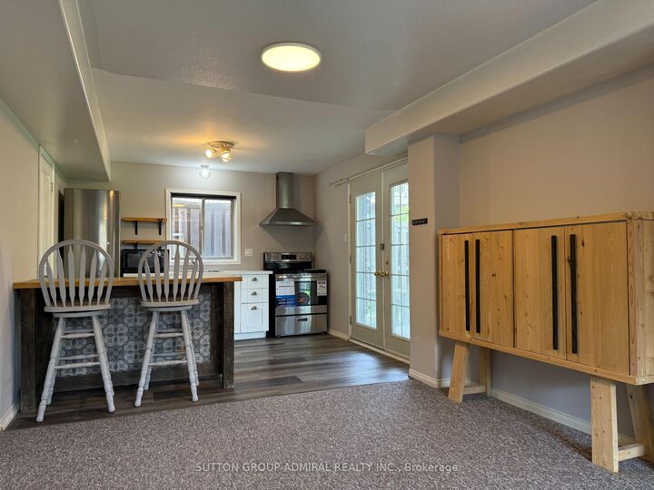 Property Photo:  132 Brown Wood Drive  ON L4M 6M8 