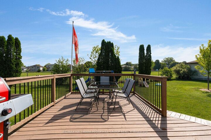 Property Photo: 5 Allan Court ON L0L 1P0