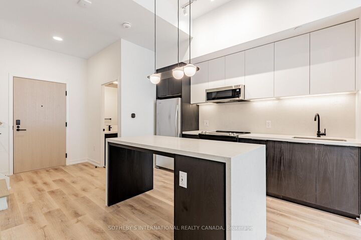 Property Photo:  31 York Garden Way 104  ON M6A 2V1 