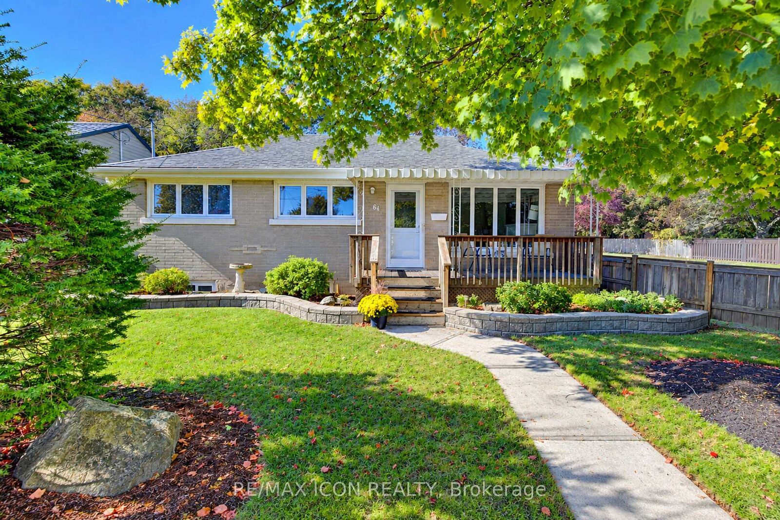 Property Photo:  64 Lowrey Avenue S  ON N1R 4Z8 