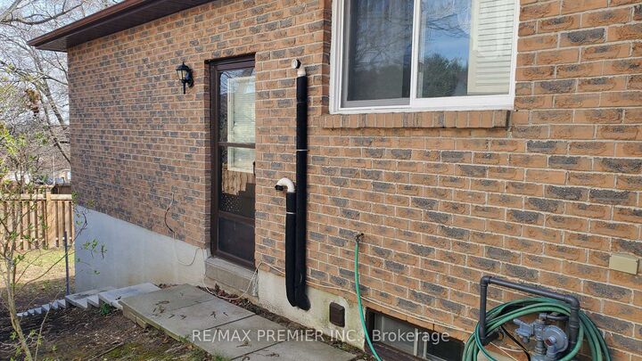 Property Photo: 77 Fox Run Bsmt ON L4N 5L6
