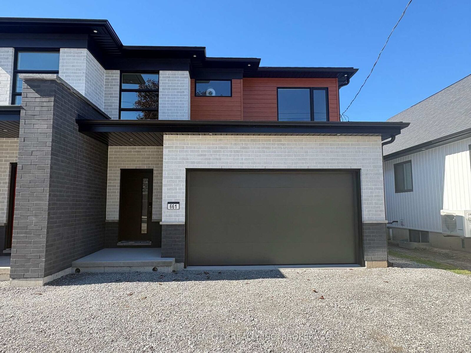 Property Photo:  661 Clare Avenue  ON L3C 3B9 