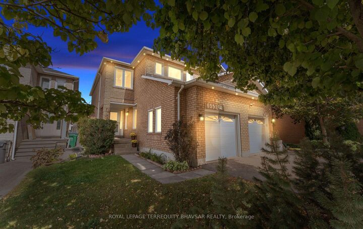 Property Photo:  6559 Sapling Trail  ON L5N 7J3 